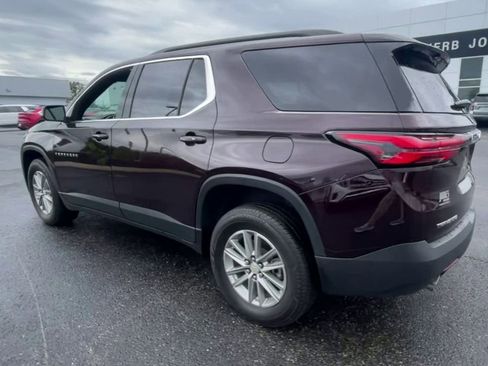 Used 2023 Chevrolet Traverse LT image 3