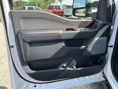 Used 2023 Ford F350 Lariat w/ Tow Technology Package image 26