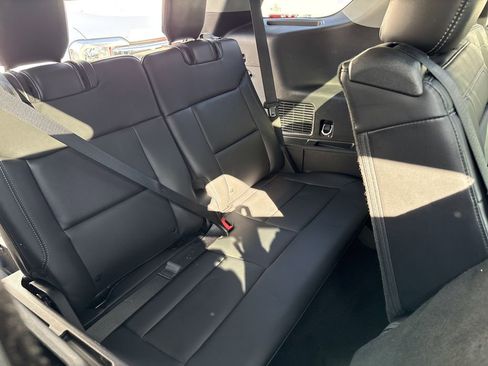 Used 2023 Ford Explorer XLT w/ Equipment Group 202A AWD/4WD image 33