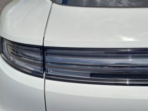 Used 2025 Porsche Cayenne Base image 16