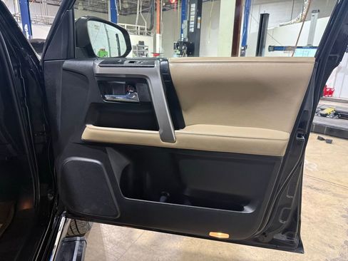 Used 2018 Toyota 4Runner Limited image 27