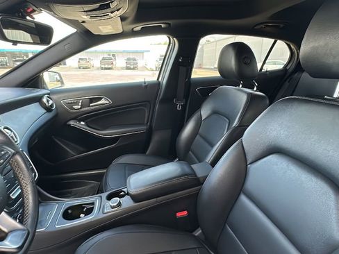 Used 2018 Mercedes-Benz GLA 250 image 12