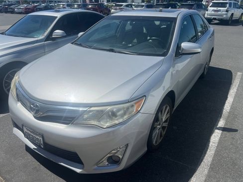 Used 2012 Toyota Camry XLE FWD image 1