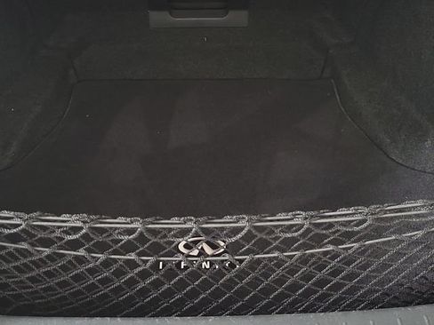 Used 2011 INFINITI M56 w/ Sport Pkg RWD image 7