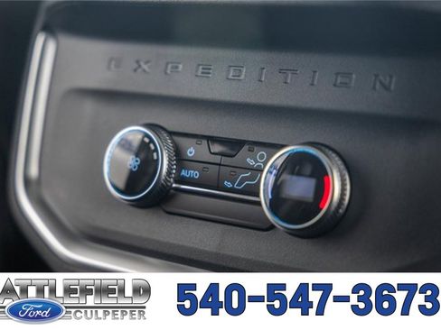 New 2025 Ford Expedition Active image 43