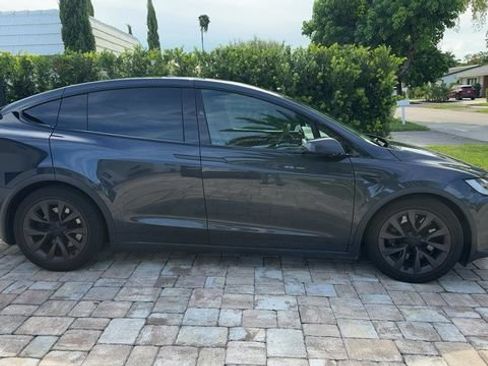 Used 2023 Tesla Model X AWD/4WD image 5