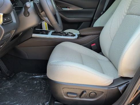 Used 2025 MAZDA CX-30 AWD 2.5 S w/ Premium Package image 18