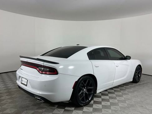 Used 2020 Dodge Charger SXT w/ Blacktop Package RWD image 5