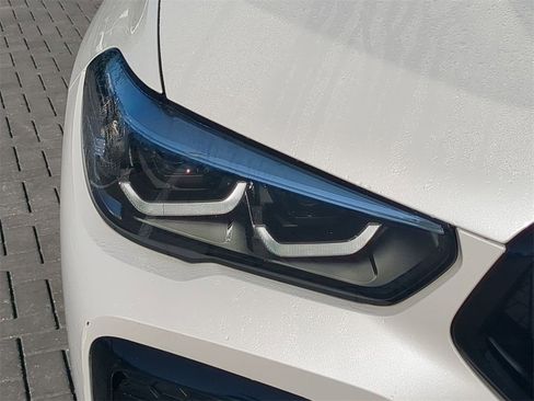 Certified 2023 BMW X6 xDrive40i w/ M Sport Package image 11