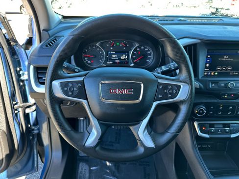 Used 2024 GMC Terrain SLE image 23