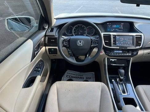 Used 2017 Honda Accord EX image 31