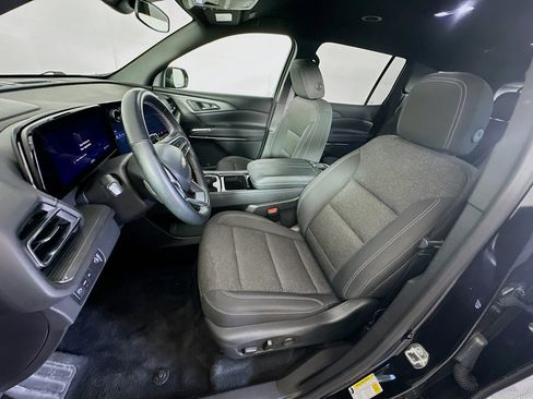 Used 2024 Chevrolet Traverse LT FWD image 13