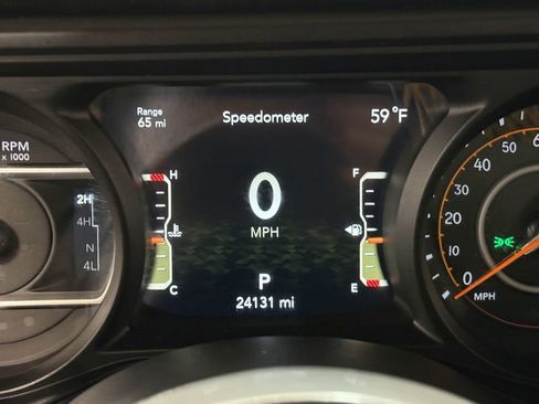 Used 2024 Jeep Wrangler Unlimited Sahara w/ Technology Group AWD/4WD image 76