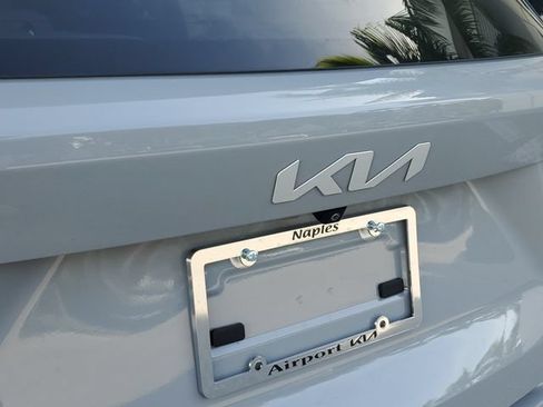 Used 2024 Kia Sorento S w/ Panoramic Sunroof Package FWD image 7