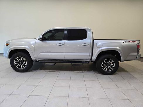 Certified 2022 Toyota Tacoma TRD Sport w/ TRD Premium Sport Package AWD/4WD image 3