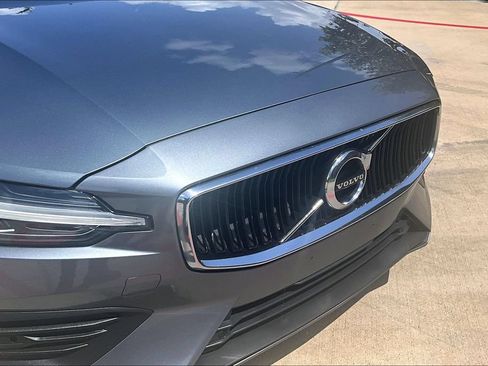 Used 2020 Volvo S60 T5 Momentum FWD image 38