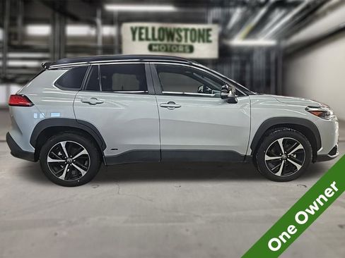 Used 2023 Toyota Corolla Cross XSE image 5