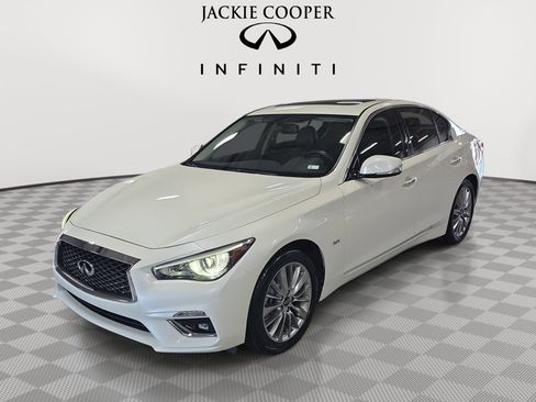 Used 2018 INFINITI Q50 Luxe image 1