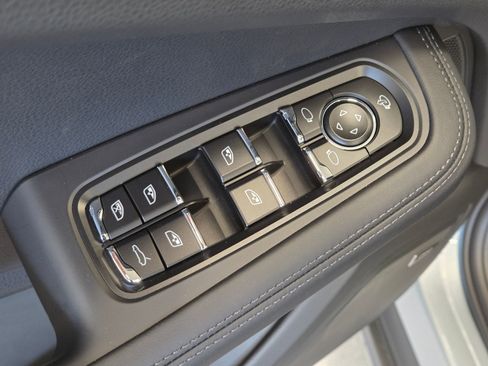 New 2026 Porsche Macan Turbo AWD/4WD image 15