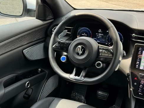 Used 2024 Maserati Grecale GT image 21