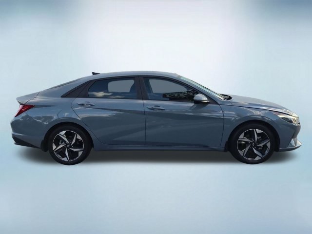 Used 2023 Hyundai Elantra SEL w/ Convenience Package FWD image 8