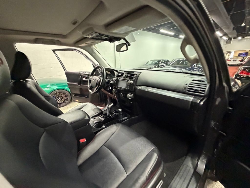 Used 2018 Toyota 4Runner TRD Off-Road Premium AWD/4WD image 39