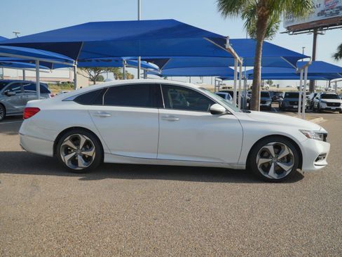 Used 2019 Honda Accord Touring image 4