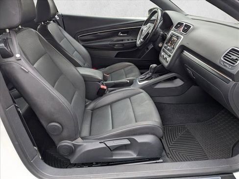 Used 2014 Volkswagen Eos Sport image 18