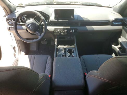 Used 2025 Honda Pilot Sport image 7