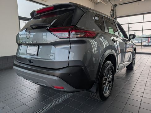 Used 2023 Nissan Rogue S AWD/4WD image 2