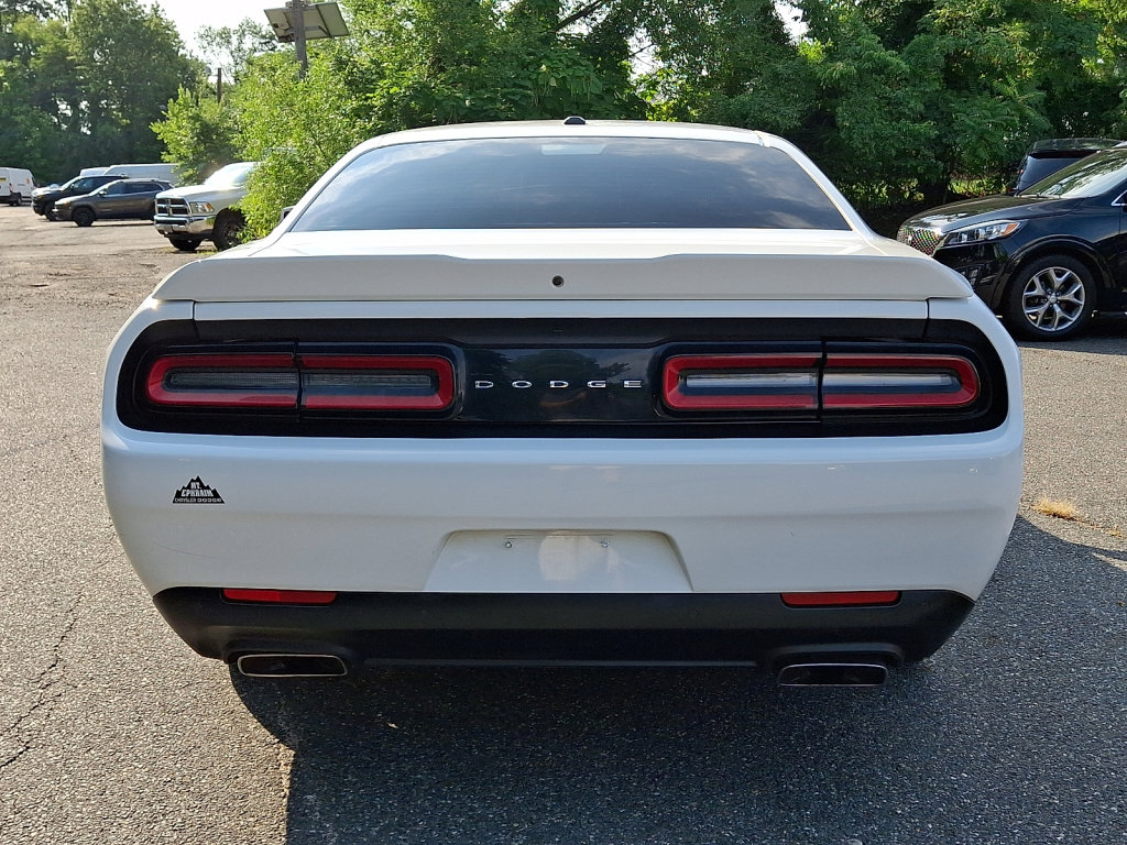 Used 2022 Dodge Challenger R/T RWD image 4