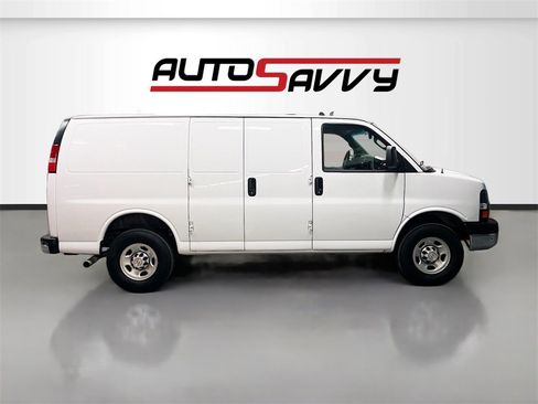 Used 2024 Chevrolet Express 2500 Work Van w/ Driver Convenience Package image 8