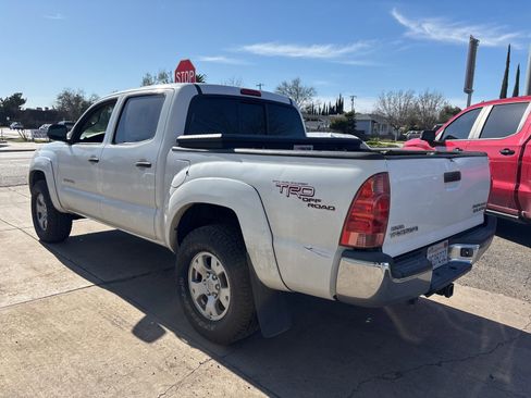 Used 2006 Toyota Tacoma PreRunner image 3