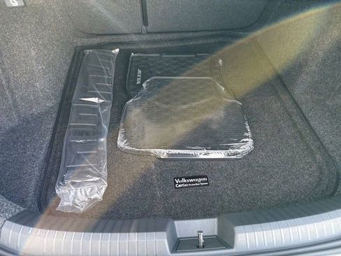Used 2025 Volkswagen Jetta SE FWD image 68