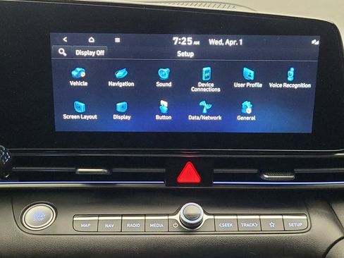 Used 2024 Hyundai Elantra SEL image 25