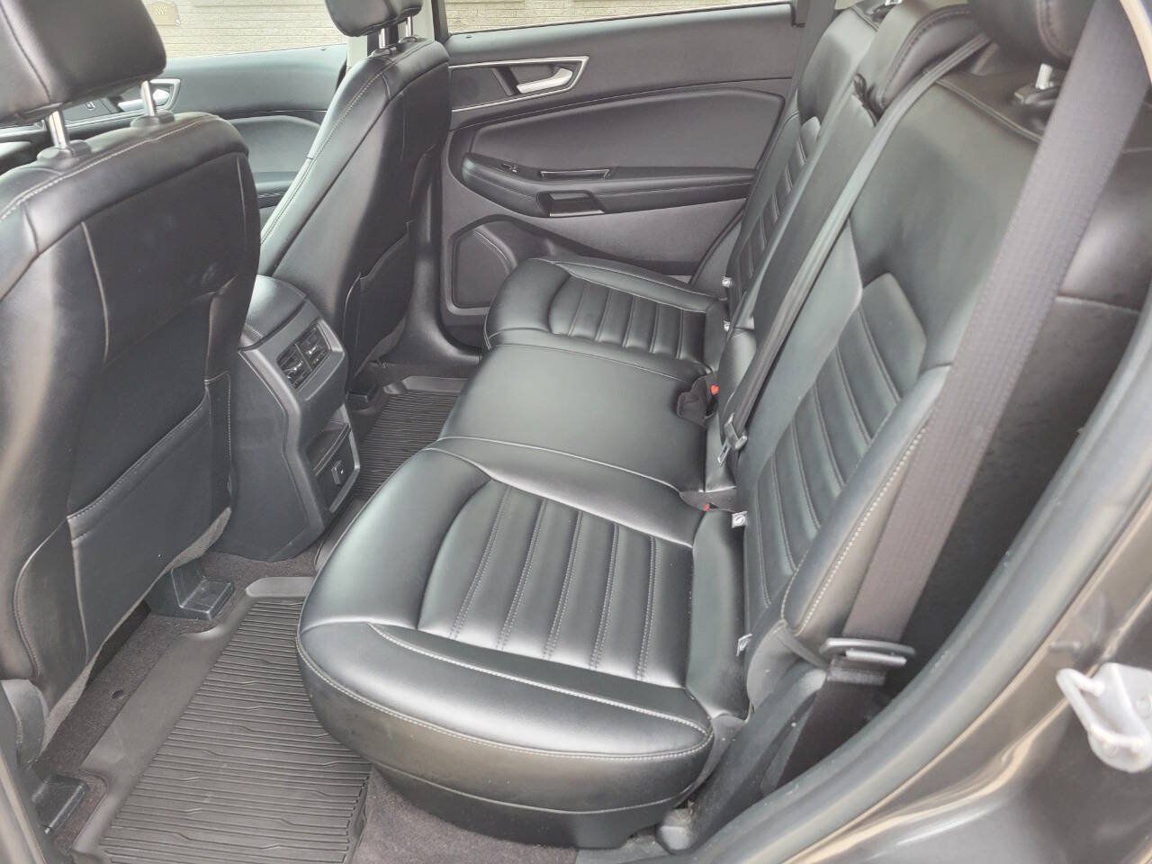 Used 2020 Ford Edge SEL AWD/4WD image 11