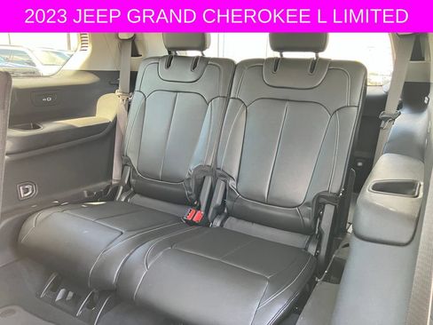 Used 2023 Jeep Grand Cherokee L Limited RWD image 17