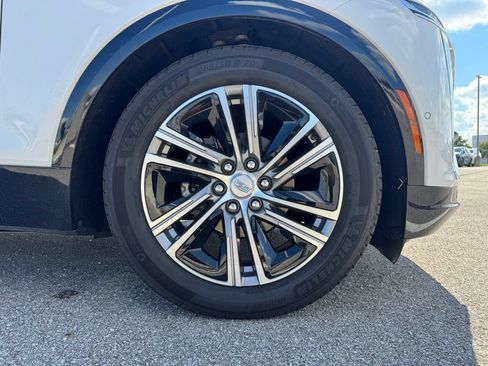 Certified 2025 Cadillac Lyriq Luxury AWD/4WD image 17