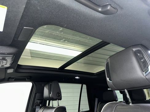 Certified 2024 Cadillac Escalade Premium Luxury image 9