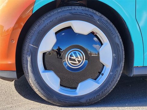 New 2025 Volkswagen ID. Buzz Pro S Plus image 9