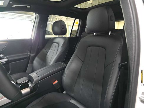 Used 2023 Mercedes-Benz GLB 250 4MATIC image 21