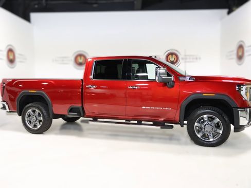 Used 2025 GMC Sierra 3500 SLT w/ SLT Premium Package image 5