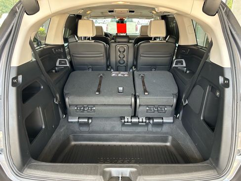 Used 2025 Honda Odyssey Elite image 24