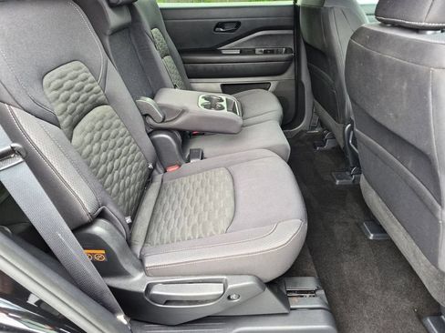 Used 2024 Nissan Pathfinder SV w/ Lighting Package (N92) AWD/4WD image 25