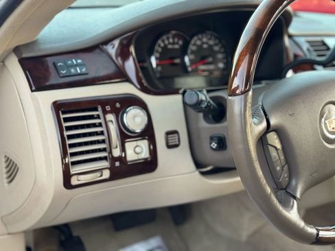 Used 2006 Cadillac DTS image 17