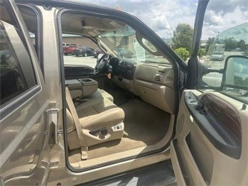 Used 2006 Ford F450 Lariat image 18