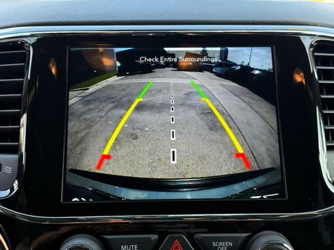 Used 2021 Jeep Grand Cherokee Laredo X RWD image 36