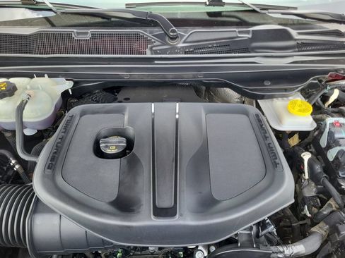 Used 2025 RAM 1500 Laramie AWD/4WD image 24