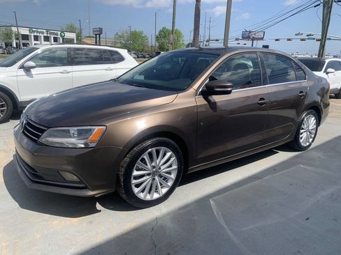 Used 2015 Volkswagen Jetta SE image 1