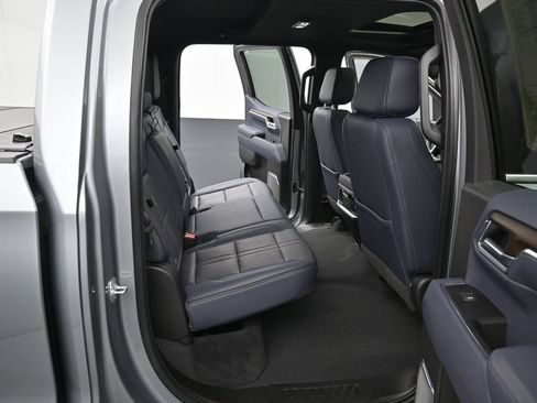 Used 2025 Chevrolet Silverado 1500 High Country w/ High Country Premium Package AWD/4WD image 31